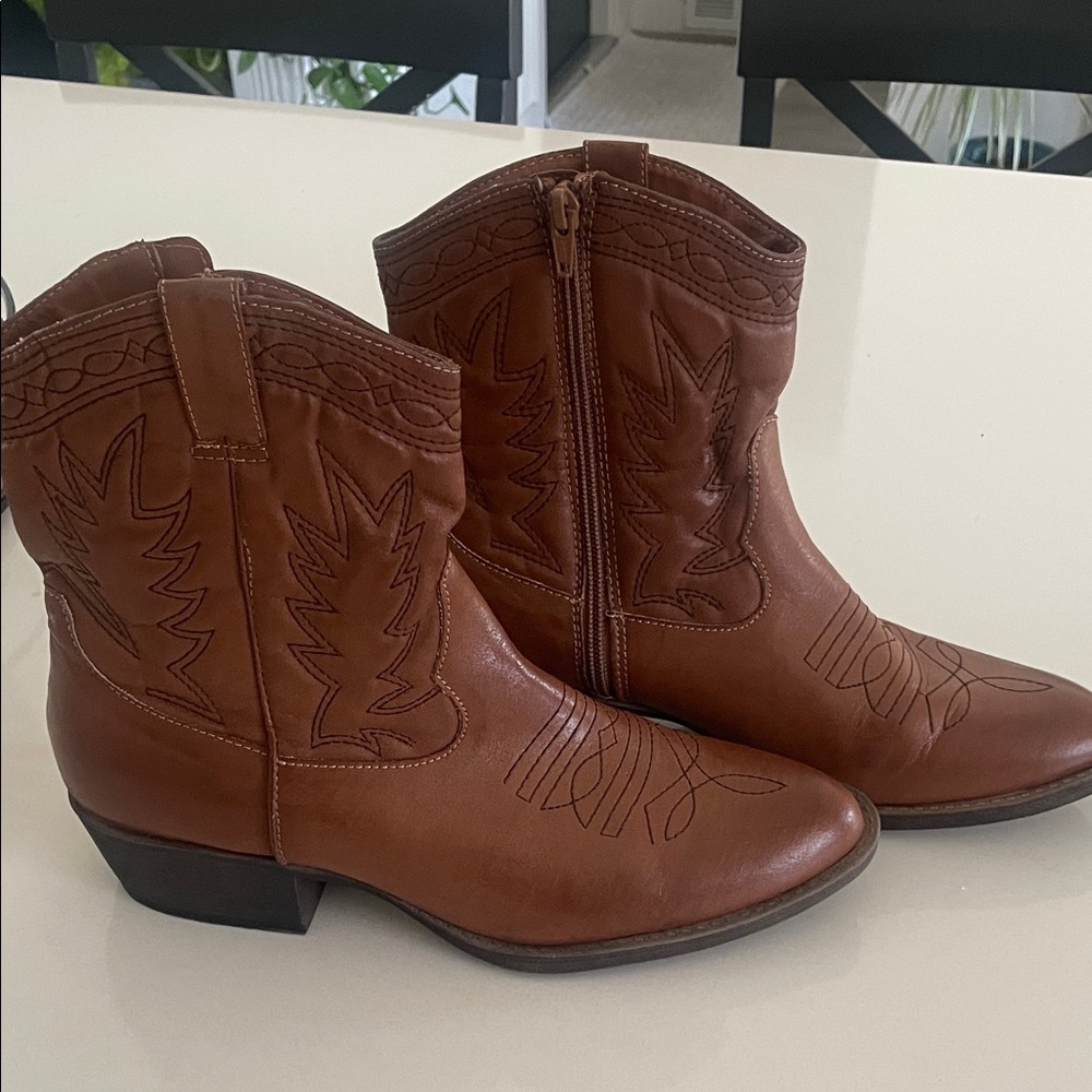 Coconuts by Matisse Brown Western Ankle Boots